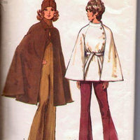 Simplicity 9669 Ladies Poncho Cape MOD Vintage 1970's Sewing Pattern - VintageStitching - Vintage Sewing Patterns