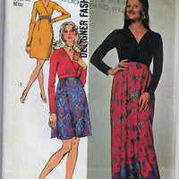 Simplicity 9709 Ladies Dress Gown Vintage Sewing Pattern 1970s Designer Fashion - VintageStitching - Vintage Sewing Patterns