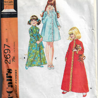 girls robe mccalls 2697 vintage sewing pattern 1970s