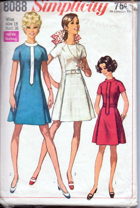 Simplicity 8088 Ladies Princess Seamed Dress Vintage 1960's Sewing Pattern - VintageStitching - Vintage Sewing Patterns