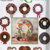 Simplicity Crafts 9311 Classic Holiday Wreaths Christmas Sewing Pattern - VintageStitching - Vintage Sewing Patterns