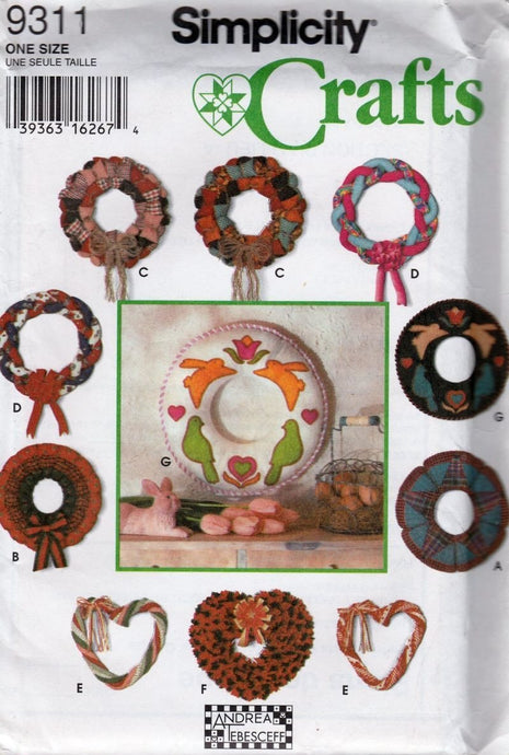 Simplicity Crafts 9311 Classic Holiday Wreaths Christmas Sewing Pattern - VintageStitching - Vintage Sewing Patterns